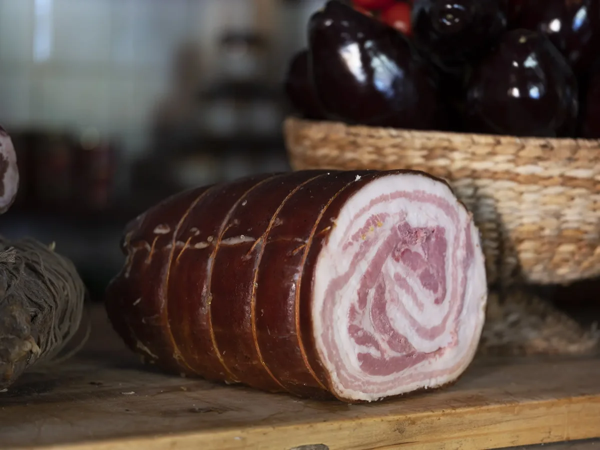 Giovanna Capitelli, pancetta legata a mano vista al taglio